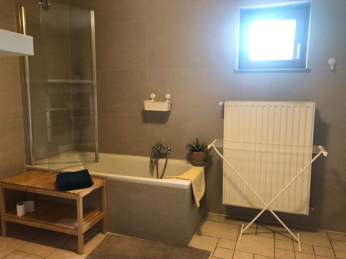 Au Coeur Des Collines, Charmette Villa Ellezelles Bagian luar foto